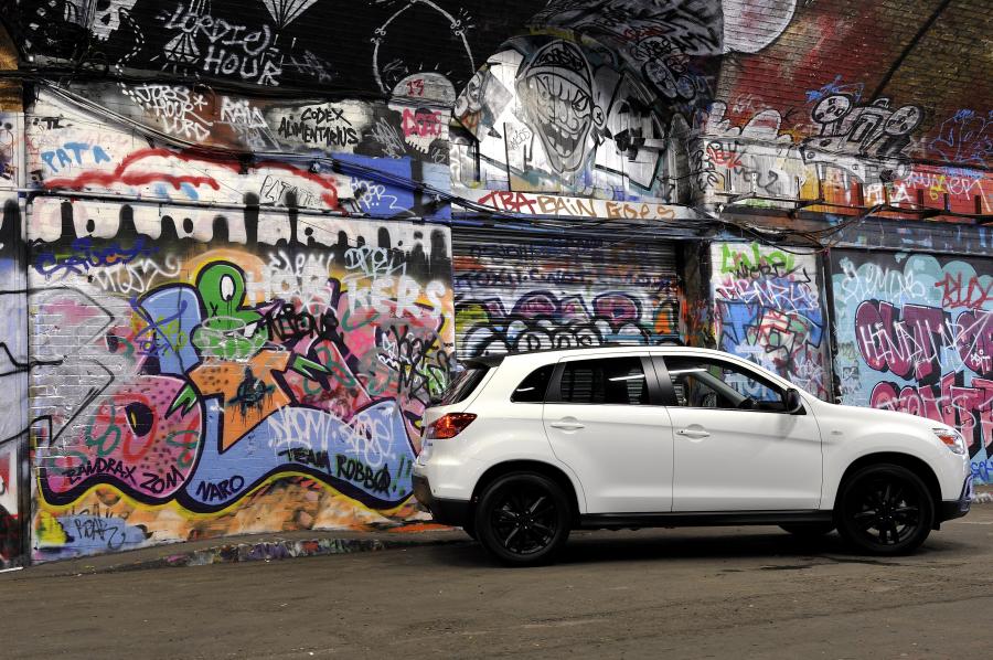  Mitsubishi ASX Black 2011 года  (UK) (фото 99 из 109)
